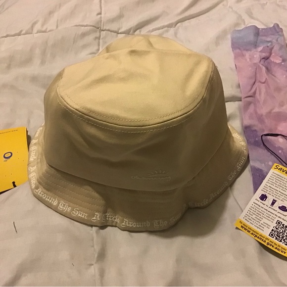 Oh Sunny beige bucket fisherman hat w/ park covers & bag NWT - Picture 5 of 8